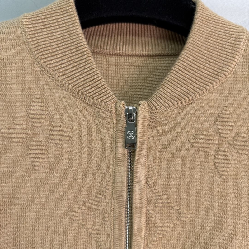 l0vis Vvtt0n outwear